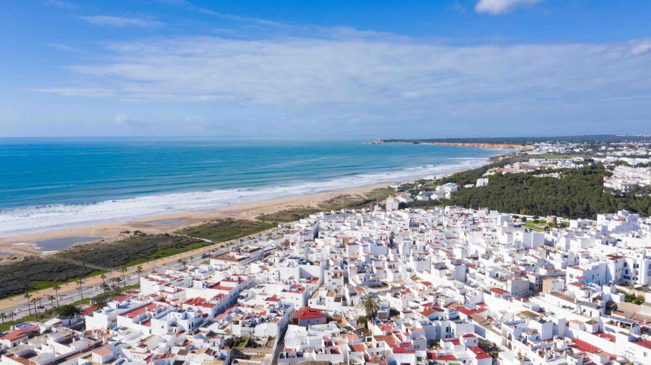 Noria Is A Comfortable Apartment With Patio And Large Terrace In Conil Кониль-де-ла-Фронтера Экстерьер фото